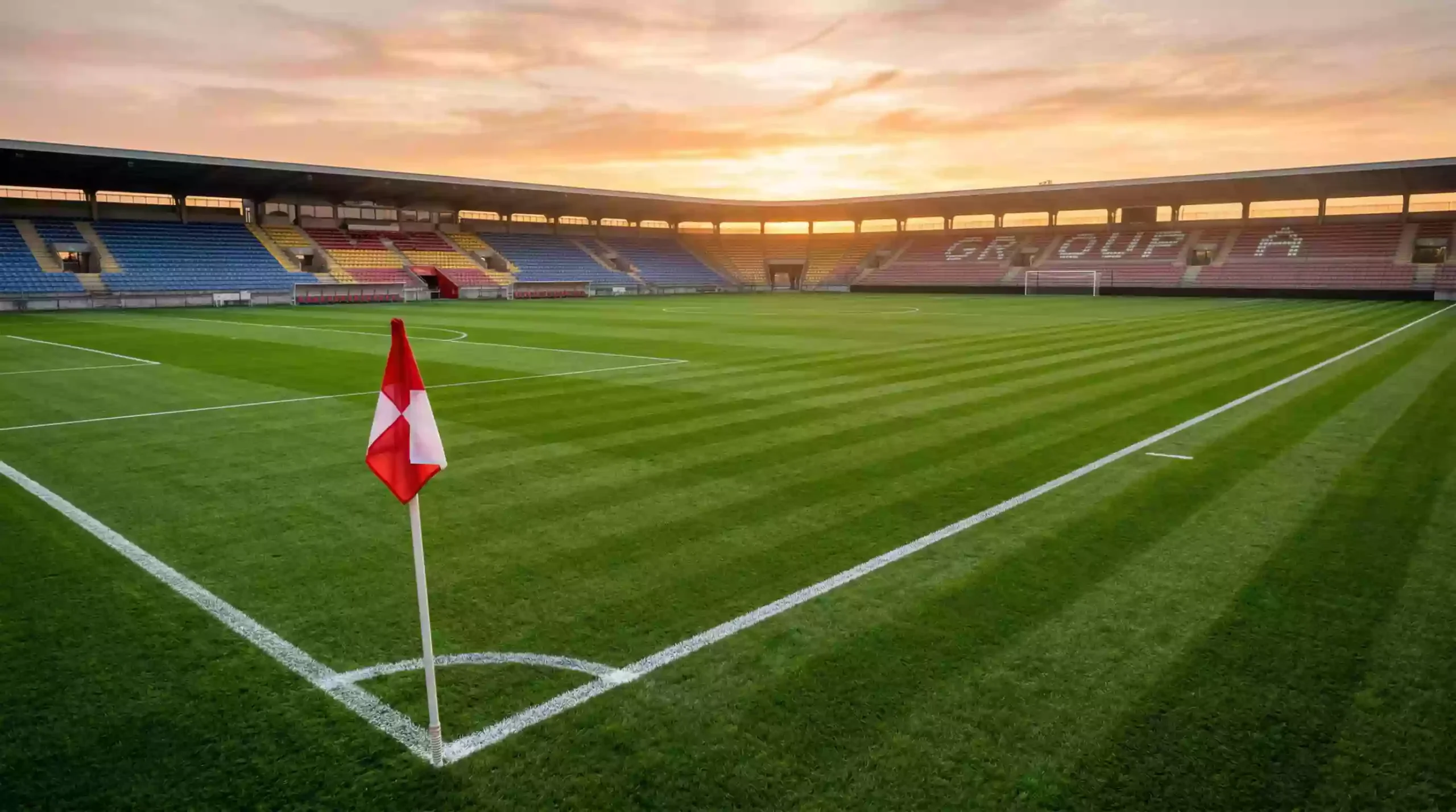 Campo de fútbol con balón en el césped previo a un partido del grupo A del Mundial 2026